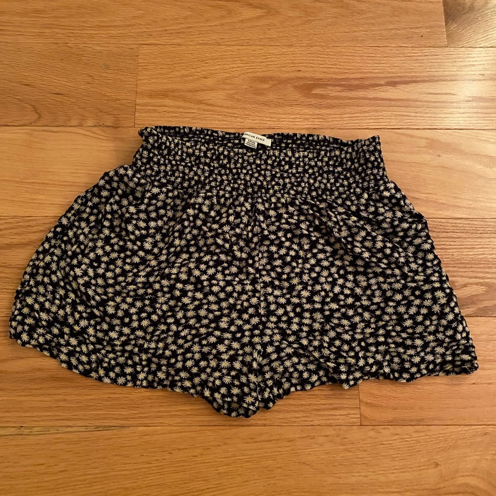 american eagle flowy shorts